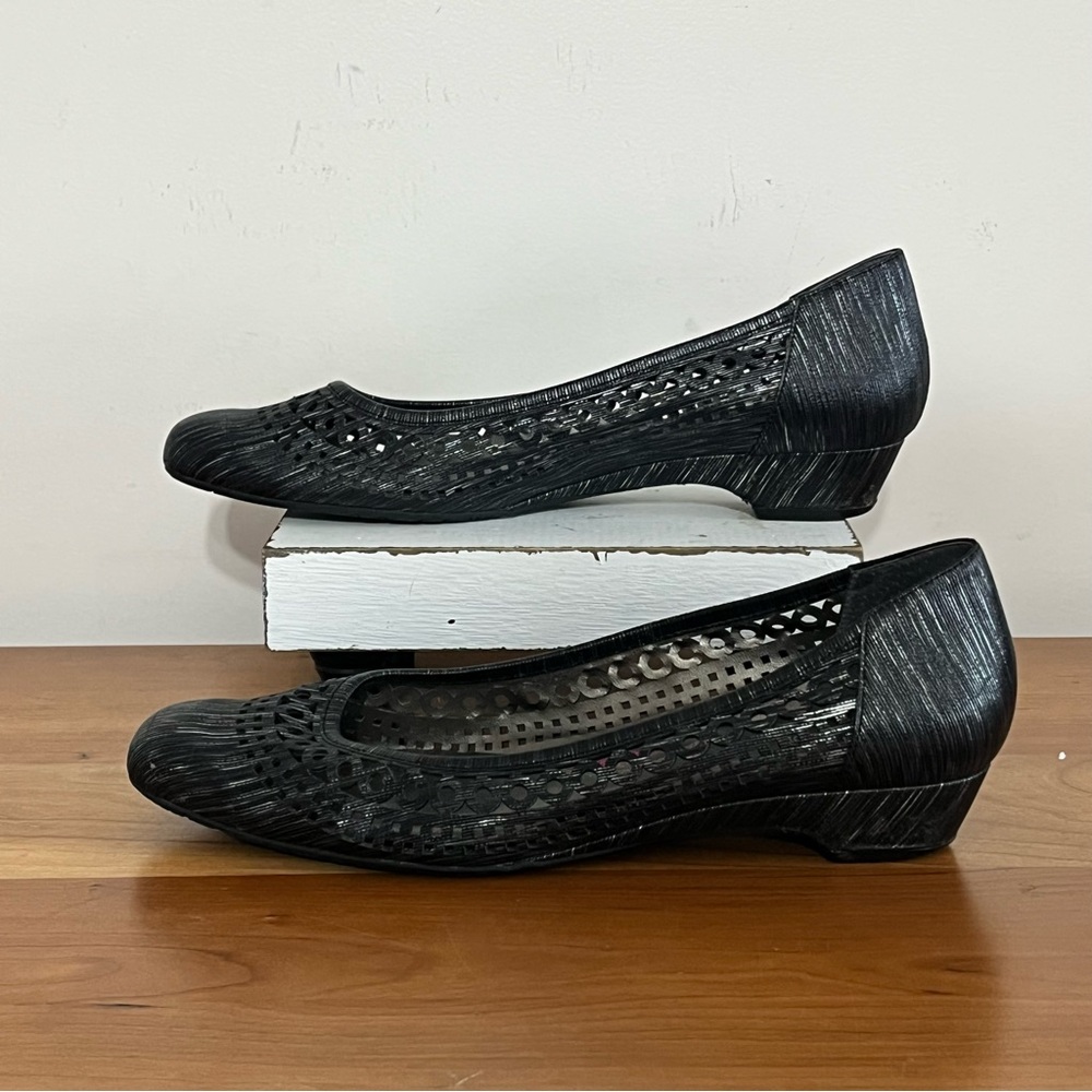 Ros Hommerson Tina Women's Slip On Shoes With Laser Cutouts‎ Size 9.5 N